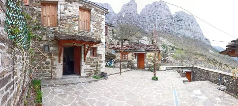Villa Ανδρομέδα: Παραδοσιακό Κατάλυμμα à Papingo Extérieur photo